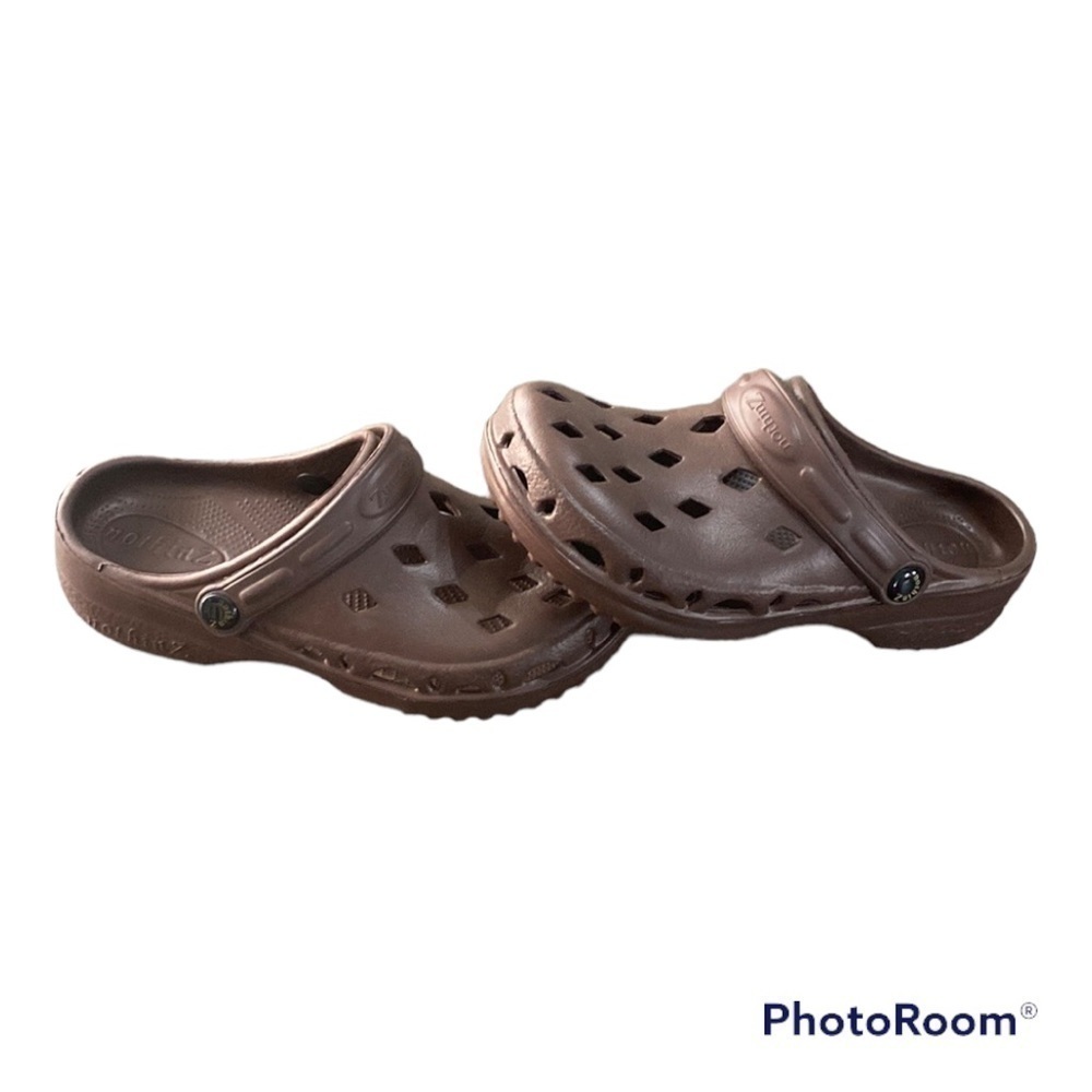 NEW! NOTHINZ SHOES JUNIORS/BIG KID CLOGS | BROWN | Size J5 L7unisex